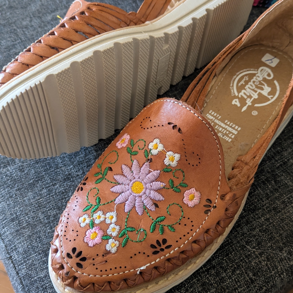 Brown Leather Embroidered Women's Shoes